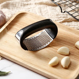 Anual Stainless Steel Garlic Press Manual Garlic Mincer Chopping Fresh Garlic Tools Curve Fruit Vegetable Tools Kitchen Gadgets Garlic Press Rocker Stainsteel Garlic Crusher Black Peeler And Metal Scraper